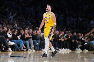 东契奇：我还从未打过八连客 首战的胜利能提升我们的凝聚力