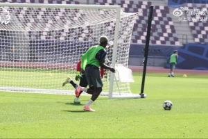 记者：海港将与泽尼特进行两场热身赛，蒂姆·卡希尔造访球队